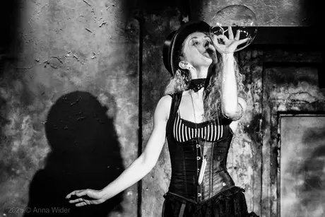 Knuckle Up Cabaret – The Weird, the Wild and the Wonderful