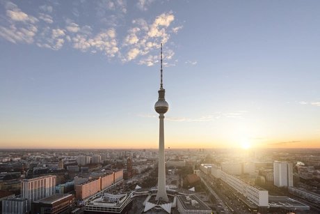 Berliner Skyline bei Sonnenuntergang