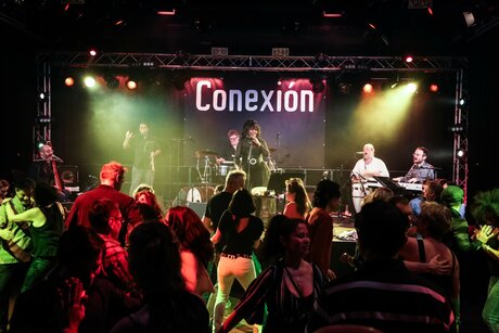 Conexión Salsa Party mit Live Musik