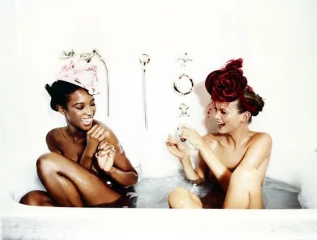 Ellen von Unwerth_KATE_NAOMI_bathtube_CAMERA WORK Gallery