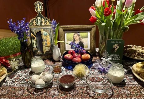 Haft Sin Tisch mit sieben Elementen zum Nouruz-Fest