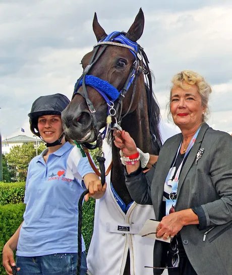 Karin Walter-Mommert (rechts)