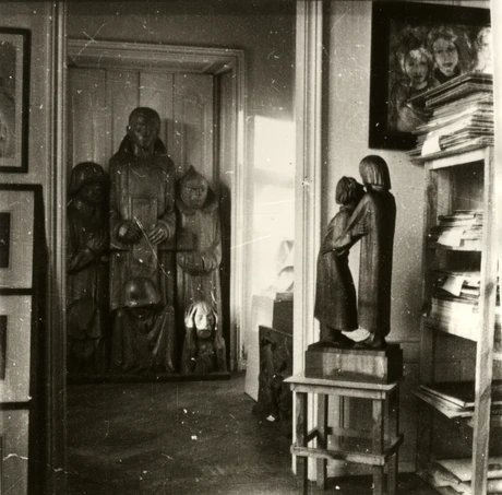 Lagerung beschlagnahmter Kunstwerke in den Schlossräumen, ca. 1938-1941.