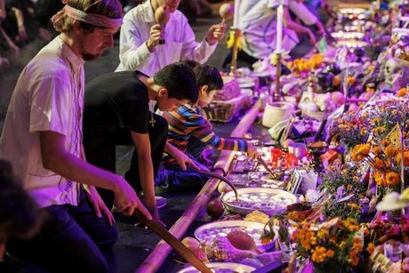 Schließung der Ofrenda / Día de Muertos im Humboldt Forum