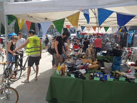 Berlin bicycle market visitBerlin