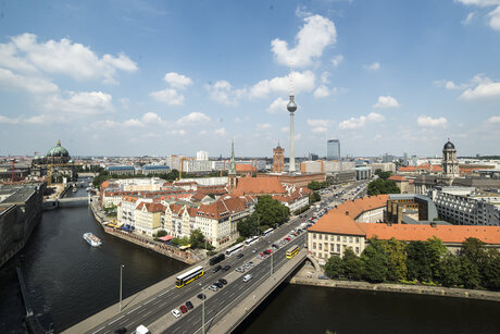 Panorama Aussicht auf Nikolaiviertel und Fernsehturm