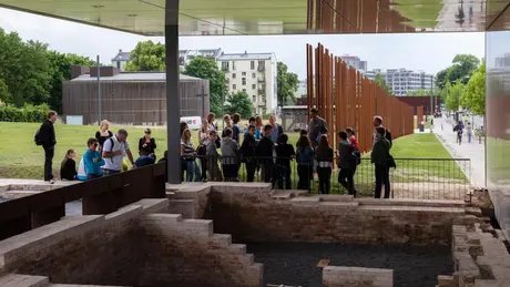 Veranstaltungen in Berlin: Die Bernauer Straße nach dem Mauerbau