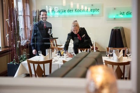 Service-Mitarbeiter des Restaurants