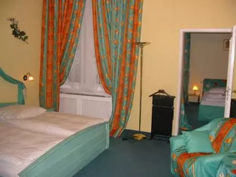 Hotels in Berlin | Hotel-Pension-Savoy nähe Kurfürstendamm