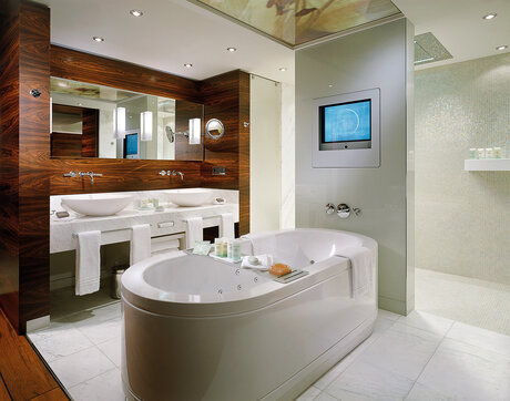 Grand Spa Suite Bathroom