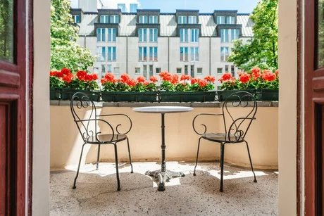Salon ZImmer mit Balkon