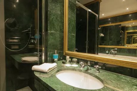 Premium Zimmer - Badezimmerbeispiel