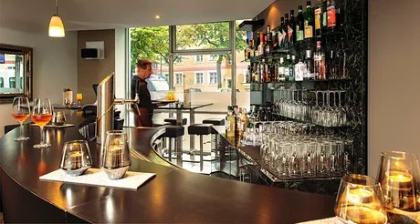 Victor's Bar