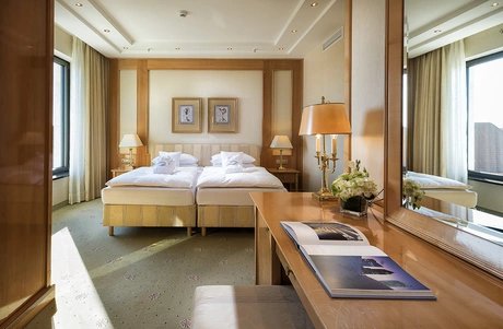 Premium Suite - Bedroom