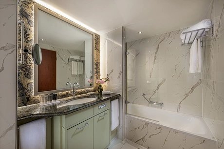 Executive Room Bad