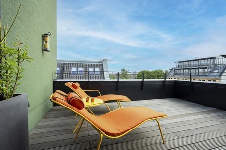 sly terrace room