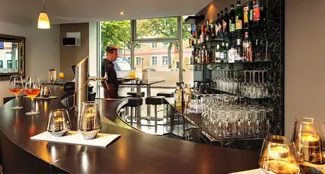 Victor's Bar