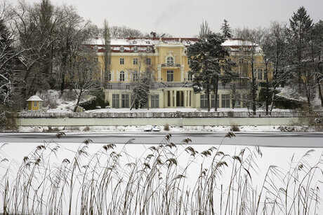 Villa Konschewski im Grunewald im Winter