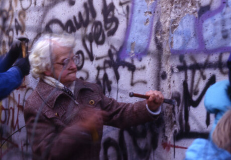 Mauerspechte an Berliner Mauer 1989
