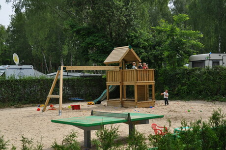 Spielplatz am Campingplatz Kladow