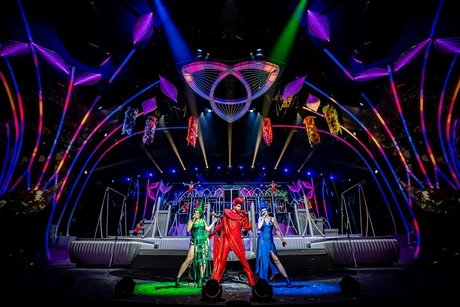 Falling in Love im Friedrichstadt-Palast