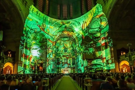 Berliner Dom während des Festival of Lights