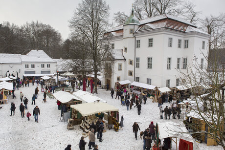 Märchenhafter Weihnachtsmarkt en el Jagdschloss Grunewald