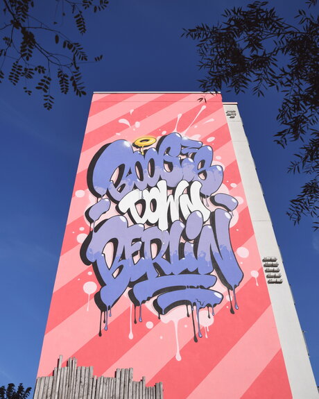 Mural 2019 des Franzosen Victor Ash, Ludwigsfelder Str 12, Berlin