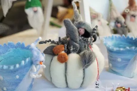 Kunsthandwerklicher Advent am Karl-August-Platz: Weihnachts-Deko