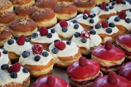 Kunsthandwerklicher Advent am Karl-August-Platz: weihnachtliche Pfannkuchen
