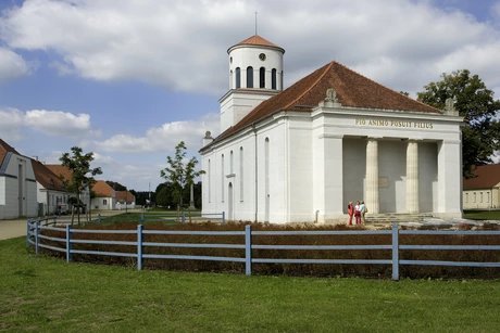 Kirche bei Schloss Neuhardenberg in Brandenburg