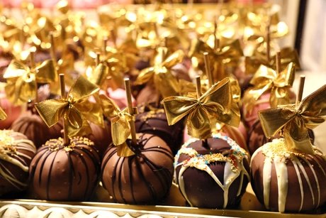 Schokoäpfel auf dem Weihnachtsmarkt