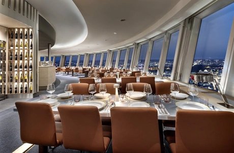 Restaurant Sphere von Tim Raue im Berliner Fernsehturm