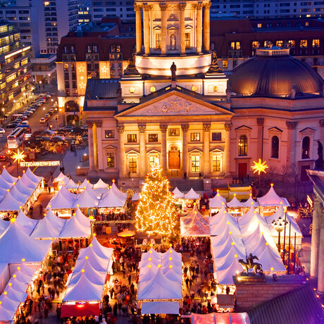 Christmas market at Gendarmenmarket at night