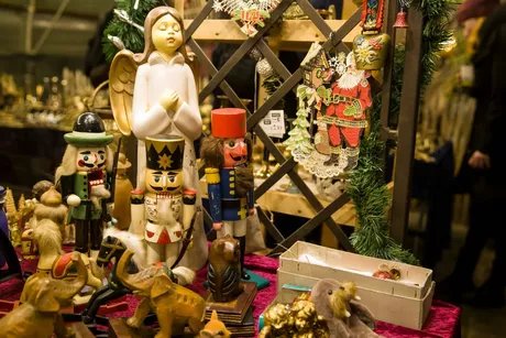 WEihnachtsdekoration auf dem Weihnachtsmarkt