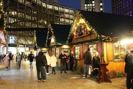 Weihnachtsmarkt an der Kaiser-Wilhelm-Gedächtniskirche