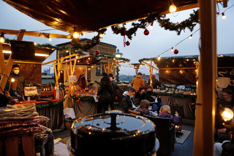 Weihnachtsmarkt über den Dächern Kreuzbergs