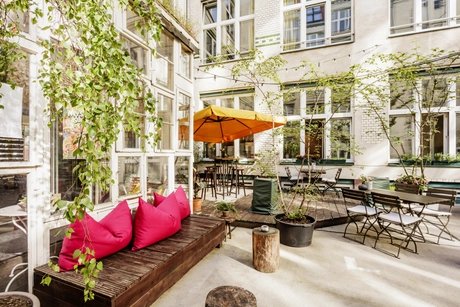 15-Min-Stadt-Hotel Michelberger Innenhof