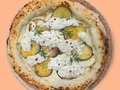 Stracciatella und Kartoffeln: Eine der zwei Pizzen von Lovebirds