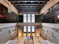 Blick in die Treppenhalle des Neuen Museums