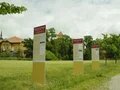 Stelen im Wuhlgarten Stelen im Wuhlgarten