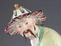 Chinese mit Tschinellen (Detail), Königliche Porzellanmanufaktur Berlin, Friedrich Elias Meyer, um 1768 Porzellan mit Aufglasur- und Goldmalerei