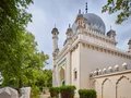 Aussenansicht der Wilmersdorfer Moschee. Exklusive Architekturführungen von Christian Fessel | Mann mit Hut Touren