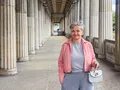 Künstlerin Uli Aigner – Unter den Kolonnaden, Museumsinsel Berlin Künstlerin Uli Aigner – Unter den Kolonnaden, Museumsinsel Berlin
