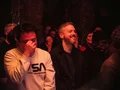 Das Publikum lacht und genießt die Show Das Publikum lacht und genießt die Show
