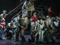 Annika Schlicht als Prinz Orlofsky, Thomas Blondelle als Eisenstein, Philipp Jekal als Dr. Falke, Stephen Bronk als FrankBettina Stöß