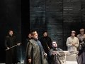 Alex Esposito als Philipp II., Jonathan Tetelman als Don Carlo