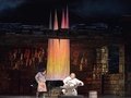 Clay Hilley als Siegfried, Ya-Chung Huang als Mime