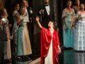 Elena Tsallagova als Violetta Valéry, Gideon Poppe als Gaston