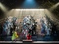 Markus Brück als Escamillo, Clémentine Margaine als Carmen, Chor der Deutschen Oper BerlinMarcus Lieberenz